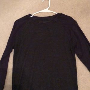 Buckle long sleeve tee shirt
